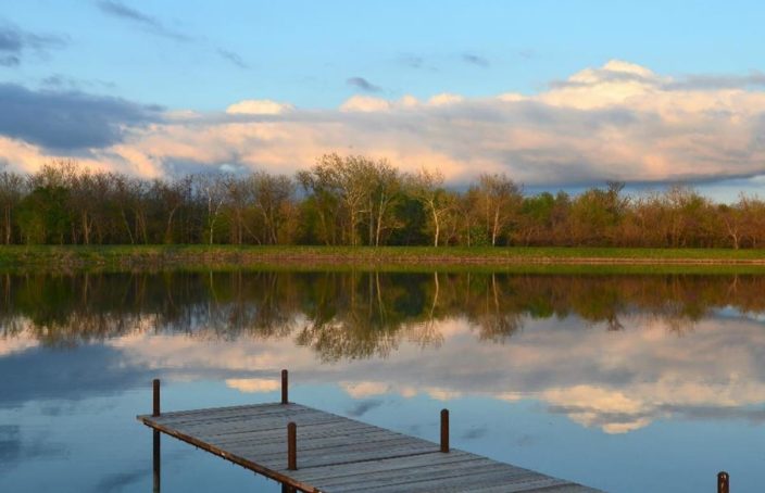 Equestrian and Hunting Oasis with Lake in Kansas