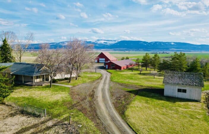 Delightful Farmhouse on Farm Ground in Idaho