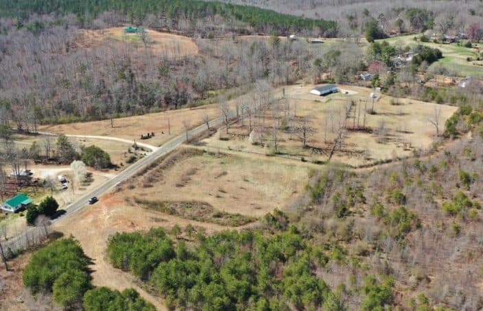 South Carolina Farm Offers Striking Mountains Views